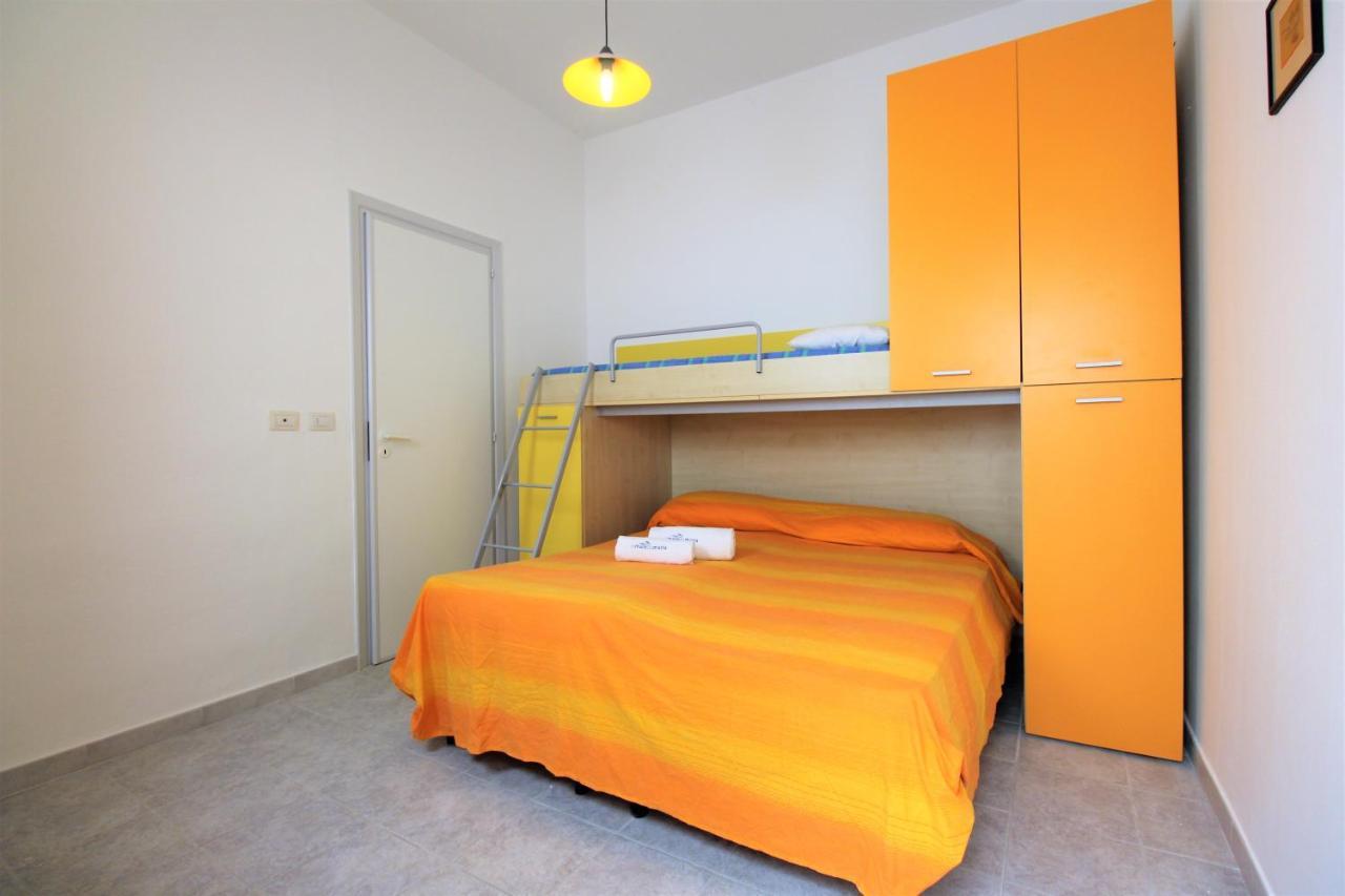 Ferienwohnung Trilocale Arancione Climatizzato Con Terrazza Panoramica Torre San Giovanni Exterior foto