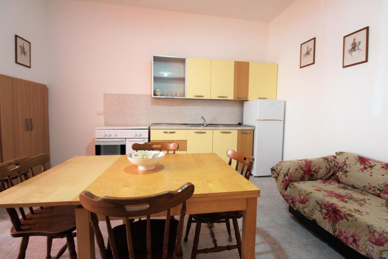 Ferienwohnung Trilocale Arancione Climatizzato Con Terrazza Panoramica Torre San Giovanni Exterior foto