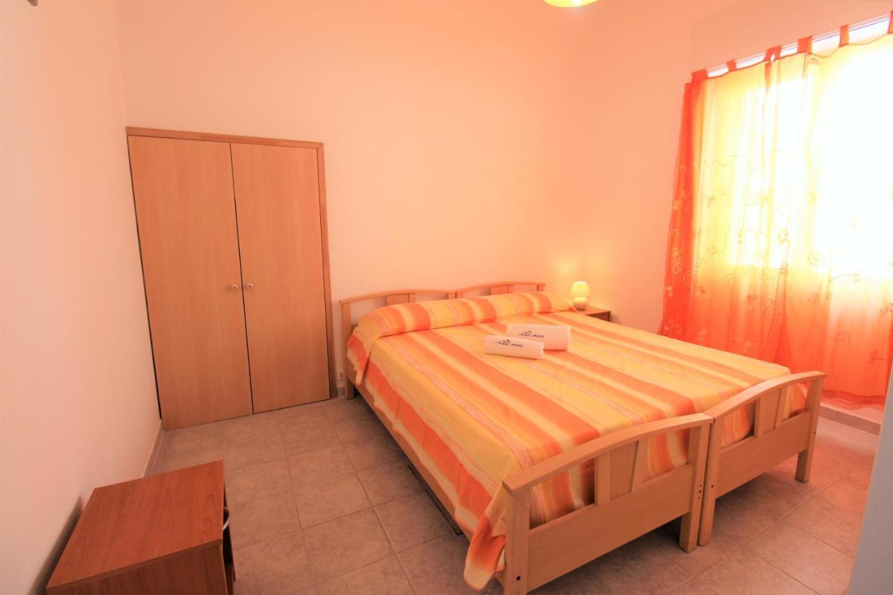 Ferienwohnung Trilocale Arancione Climatizzato Con Terrazza Panoramica Torre San Giovanni Exterior foto